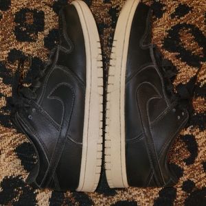 Nike Dunk Low "Black" size 8
